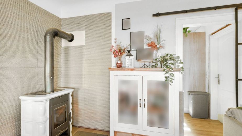 Preissenkung! *** Charmantes Einfamilienhaus mit Ausbaupotenzial in Gräfinau – Wohnzimmer