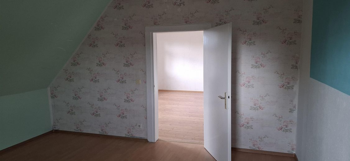 4-Raum-DG-Wohnung mit Garage in Kretzschau – Schlafzimmer