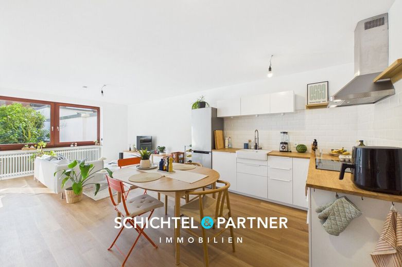 Alte Neustadt | Renovierte 3-Zimmer-Wohnung mit Garage und Balkon – S&amp;P | Titelbild