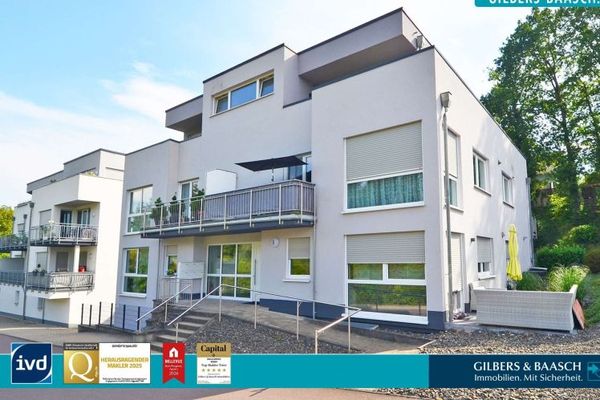 Pluwig: Moderne Penthousewohnung mit Dachterrasse, Tiefgaragenparkplatz und toller Aussicht