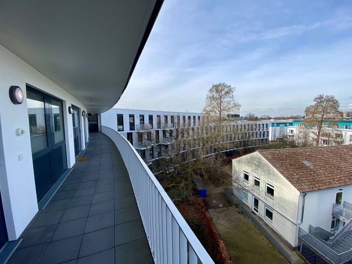 Möbliertes Standard-Apartment mit EBK, ALL-IN-MIETE, UVM. am Rheinufer - URBAN BASE – Außenansicht II