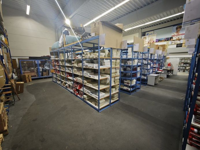 Attraktives Investment: Büro- und Lagerflächen mit konstanten Mieteinnahmen – Objekt 1 Lagerhalle