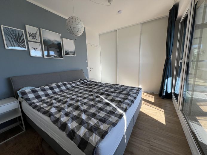 Schlafzimmer mit Einbauschrank