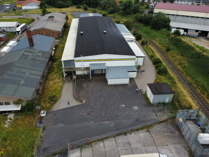 Verkaufshalle / Lagerhalle mit Büroräumen in zentraler Lage von Deutschland – Foto 11