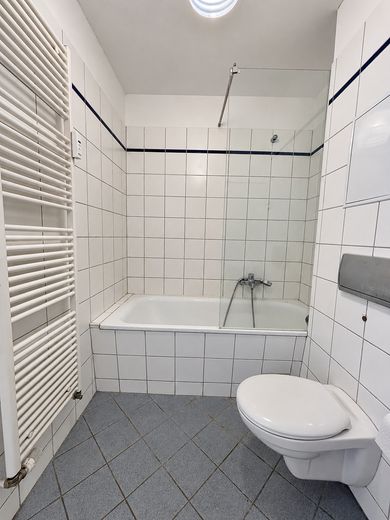 Boş, komisyonsuz 3 odalı daire, balkon ve bahçe kullanımı – doğrudan Sanssouci Parkı’nın yanında – Bad