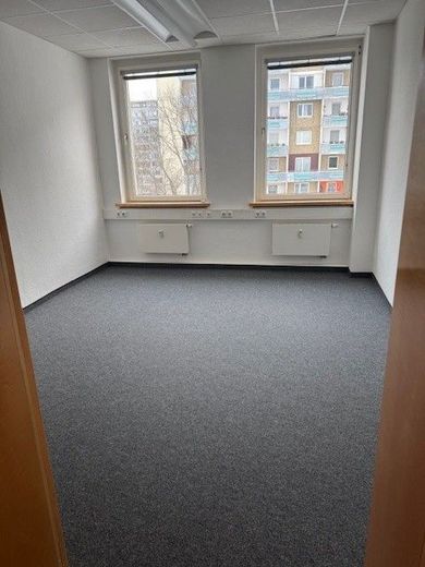 Moderne Bürofläche - 375 m² - 14 Räume - zentral - klimatisiert – 3.03