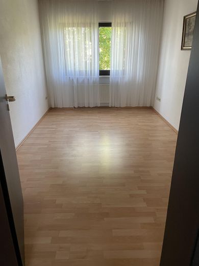 Villetta a schiera centrale ben tenuta con garage in posizione privilegiata – zweites Kinderzimmer