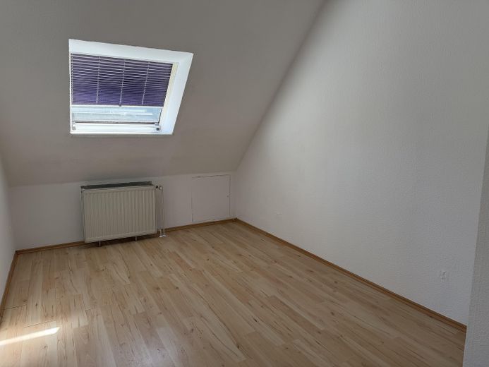 RESERVIERT Einfamilienhaus Massivhaus Einliegerwohnung ruhige Wohnlage Keller Garten – OG Zimmer