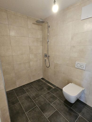 Dusche_Glasabtrennung fehlt no