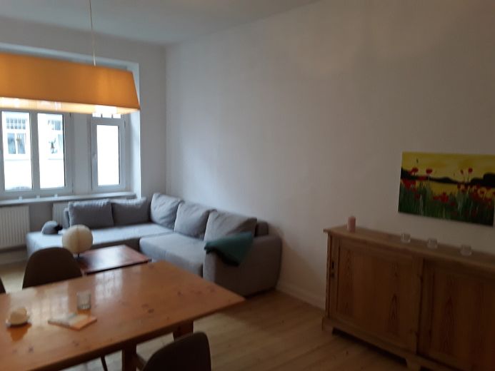 Attraktive, sehr schön möblierte 3-Zimmer Wohnung in Erfurt – Wohnzimmer