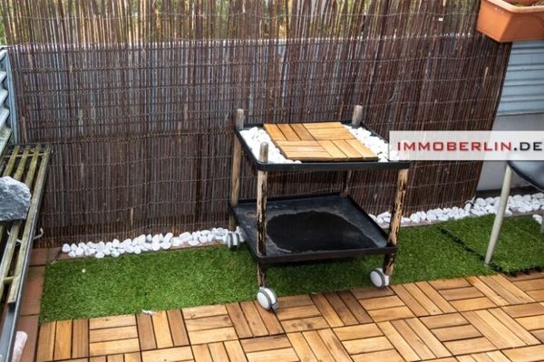 IMMOBERLIN.DE - Volkspark Jungfernheide yakınında güneybatı balkonlu ve otomobil park yeri bulunan hoş daire