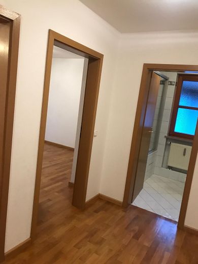 Atrakcyjne mieszkanie 3-pokojowe na sprzedaż w ekskluzywnej dzielnicy willowej Pullach (Großhesselohe)! – Zdjęcie 9