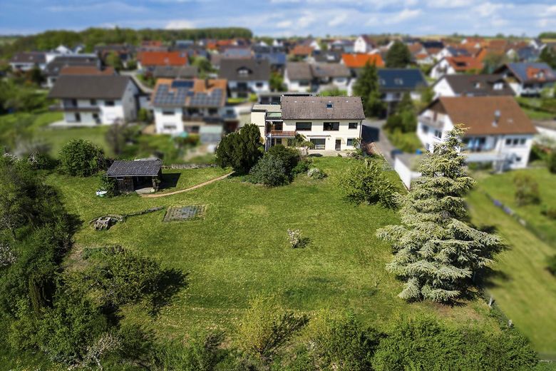 großzügiges Grst., Gartenhaus