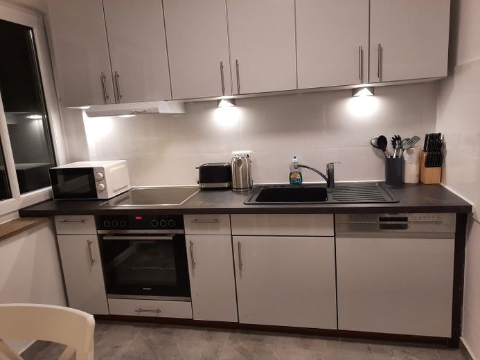 Möblierte Wohlfühloase in Augsburg-Göggingen – Perfekt als Ferienwohnung – Die Küche