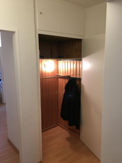 Bello appartamento di 3 locali a Ratingen-Homberg – Flurschrank