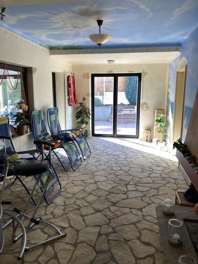 Von Privat: Großes Einfamilienhaus mit Wellnessbereich zu verkaufen! – Foto 30