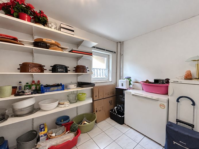 Two-family house with two garages and a large garden in Berka – Abstellraum EG