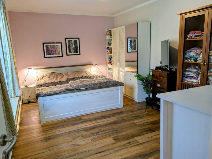 Elmshorn’da çok yönlü tek veya iki ailelik ev – Aile, home office veya kısmi kiralama için alan! – Schlafzimmer