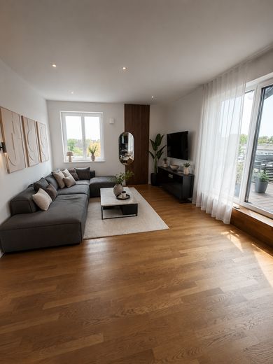 Penthouse-Wohnung mit Dachterasse, Klimaanlage, hochwertiger Einbauküche und Ankleide – Foto 4