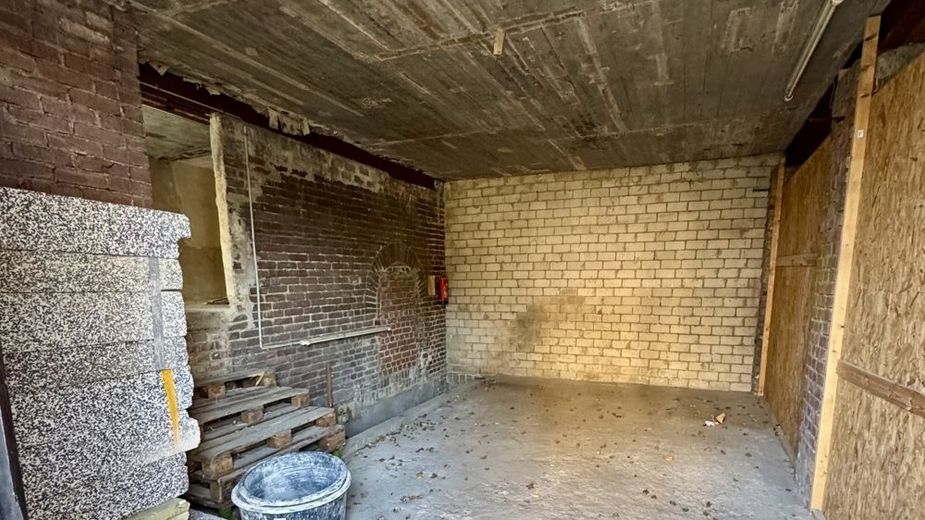 Lagerfläche mit Bürooption inkl. Terrasse - optional erweiterbar durch angrenzende Wohnung – Lager