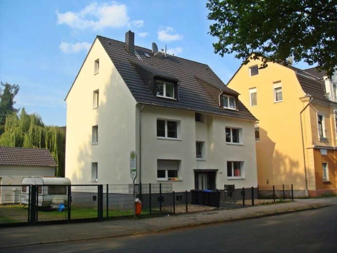Casa plurifamiliare ben tenuta e ristrutturata a Bochum-Wattenscheid – Foto 1