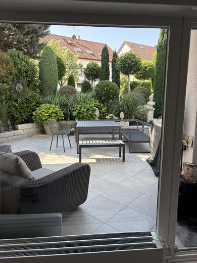 Escl. piano terra HH /appartamento e apt., garage, giardino, camino, RISCALDAMENTO NUOVO PREZZO SU RICHIESTA – Terrasse