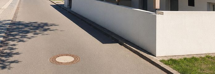 Schnäppchen für Bauunternehmer – 37.700 m² Gewerbehof mit Hallen, Werkstätten & Wohnmöglichkeit