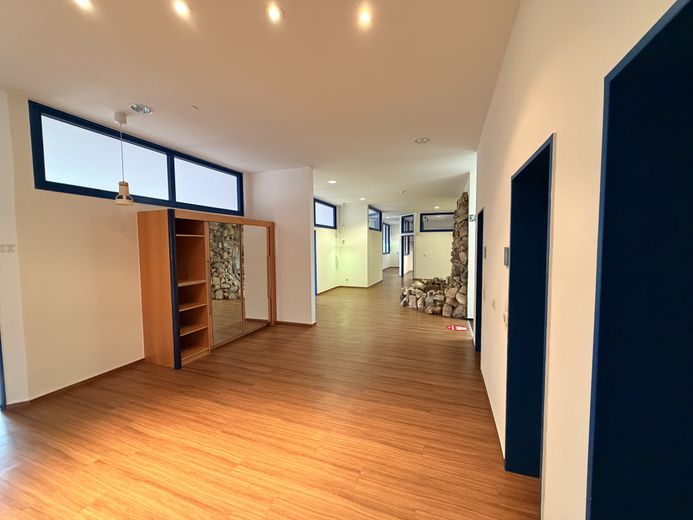 Flexible, helle Bürofläche nahe der Braunschweiger Innenstadt – Aufzug & Parkplätze – 09_Flur_und_Raumstruktur