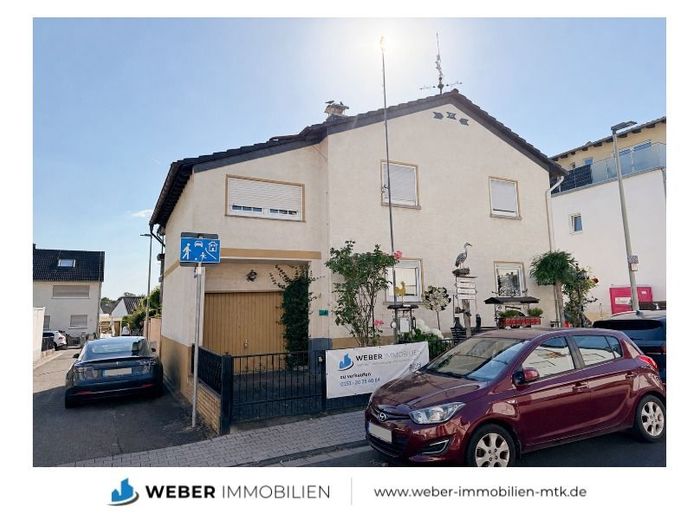 1-2 Generationenhaus mit SONNEN-Garten in RUHIGER Seitenstraße von WEILBACH – Straßenansicht 2
