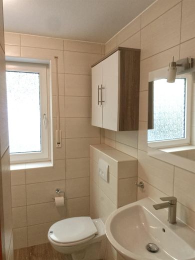 Provisionsfreie 3,5-Zimmer-Terrassenwohnung mit Einbauküche & Ausblick ins Grüne | Muggendorf – Bad