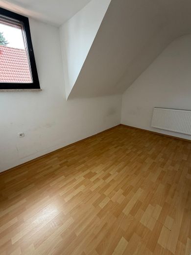 Zweifamilienhaus mit ca. 200 m² und 9 Zimmern in Erlensee – nur als gesamtes Haus zu vermieten – Foto 15