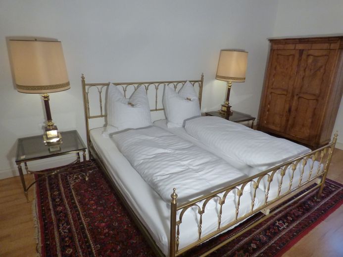 Top 3-room apartment near the castle – Schlafzimmer