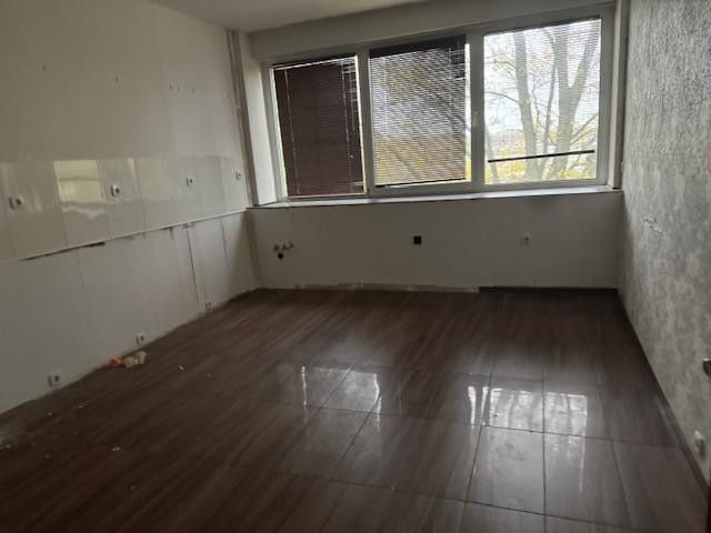 Büro/Lagerflächen 2100 QM/ab 450 qm teilbar Mietkauf spätere Kaufoption ca 50 Parkplätze Top Lage – Foto 10