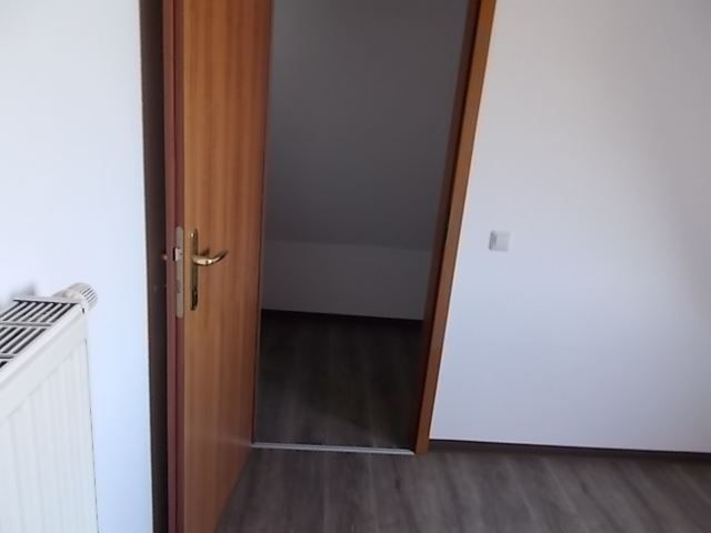 Große DG 2-Zimmer mit Balkon, Laminat, 2x Abstellraum und Wanne in idyllischer Lage! – DSCN2018