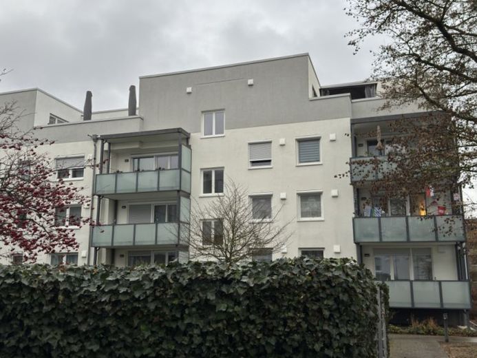 Kernsanierte 4-Zimmer-Wohnung mit Wohlfühlcharakter in Schierstein – Foto 1