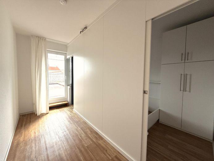Jasne mieszkanie penthouse w centrum Lingen z dużym tarasem na dachu – Schlafzimmer