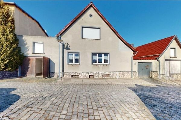 PROVISIONSFREI: Viel Raum unter einem Dach – 8-Zimmer-Haus in Klostermansfeld