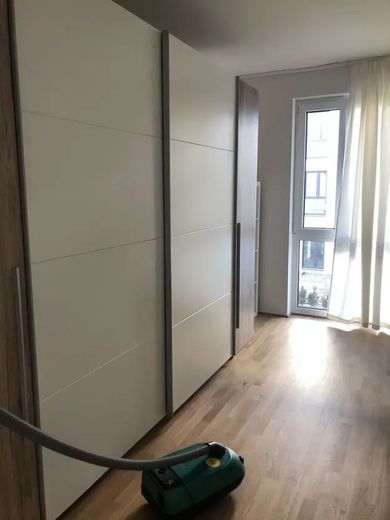 recent gerenoveerd volledig gemeubileerd 3-kamerappartement met balkon en inbouwkeuken in Neu Isenburg Ost – Kinderzimmer/Schlafzimmer 2