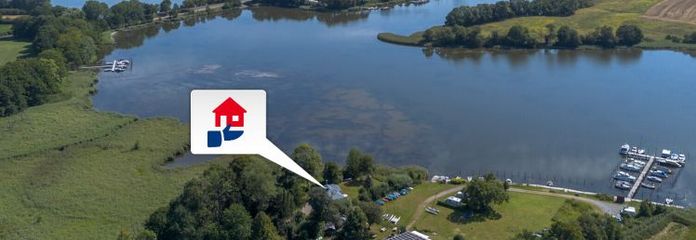 Приостановка запросов — уникальное расположение у воды с собственным выходом к воде и великолепным видом на Шляй