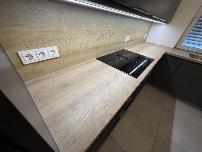 Luxuswohnung ,Hochparterre, mitten im Kreuzviertel – Arbeitsplatte Küche