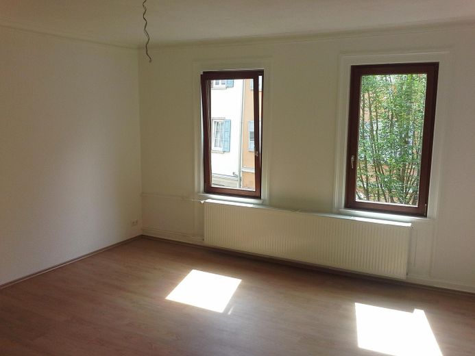 Sonnige 2 Zimmer Wohnung in Zentraler Lage in Rottenburg – Zimmer