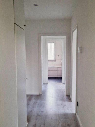 Attraktive 4 Zi.-Wohnung im schönen Rahlstedt – Foto 4