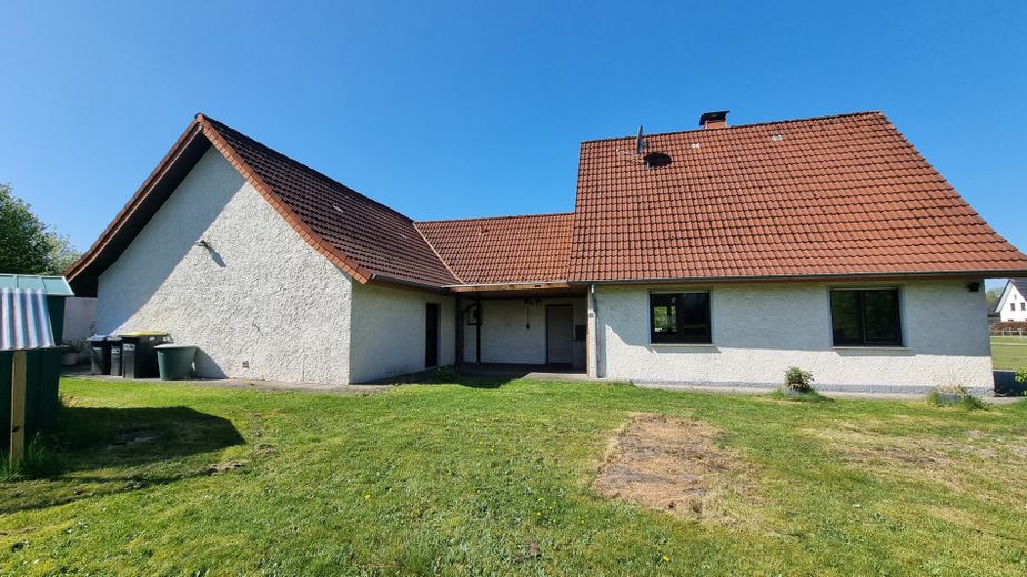 Gartenansicht Haus und nebenge