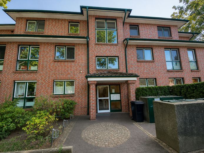 Wohnen am Stadtpark: Moderne 3-Zimmer-Wohnung mit Balkon – Eingangsbereich