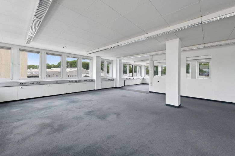 Büroetage im 1.OG in Neuss – Büro