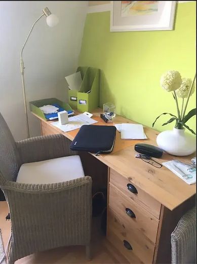 Apartment mit Aussicht chic möbliert 35qm Elberfeld Nähe Rathaus, St. Josef, Bayer + Nordbahntrasse – Wohn-/Schlafraum