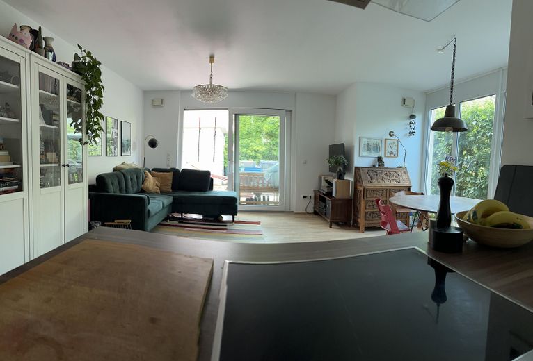 Wohnzimmer von der Küche aus