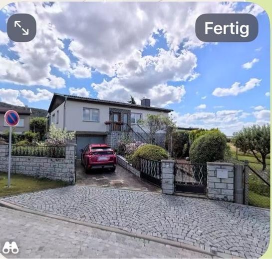 Dom jednorodzinny z ogrodem – Original Einfahrt zum Haus 