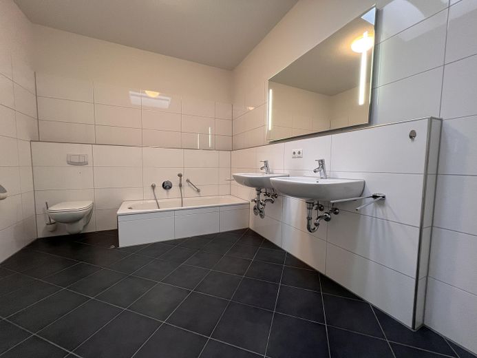Bad / Badewanne