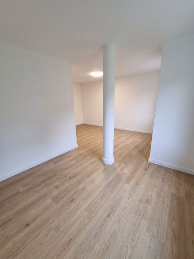 2-Zim.-Wohnung mit Wintergarten, Terrasse & neuer Einbauküche (Erstbezug nach Teilsanierung) – Schlafzimmer KI Vorschau